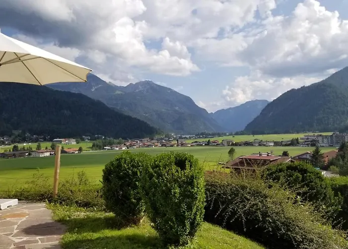 Privathaus Achensee 度假居